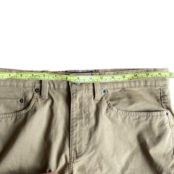 Chaps Cotton Tan Chinos Excellent Condition Size 34/32 - Picture 3 of 5
